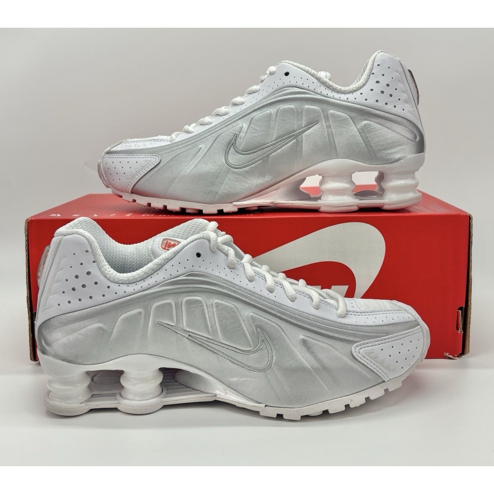 Nike Women's Shox R4 White‎ Metallic Size 6 AR3565 101